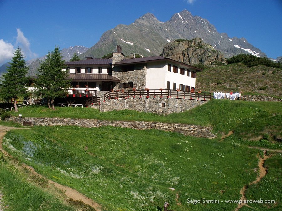 02 Rifugio Curò e Pizzo Coca.jpg